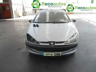 Veículo de Sucata peugeot 206 cc cc do ano 2001 alimentado nfu