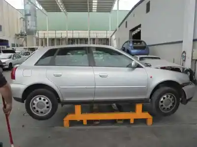 Veículo de Sucata audi a3 (8l) 1.8 20v turbo do ano 2000 alimentado agu