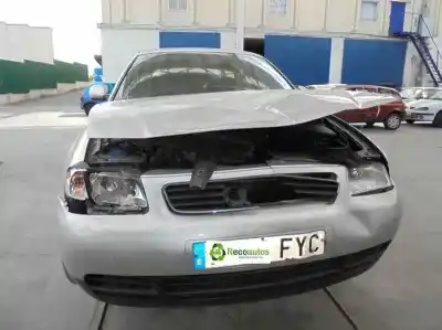 Veículo de Sucata audi a3 (8l) 1.8 20v turbo do ano 2000 alimentado agu