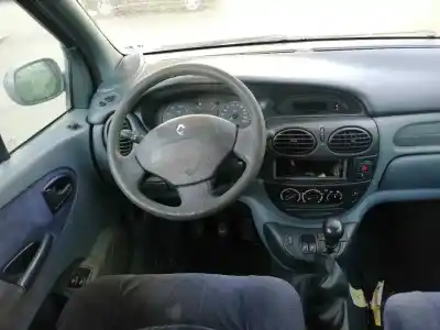 Scrapping Vehicle renault megane i scenic (ja0) 1.6 of the year 1999 powered k7ma702