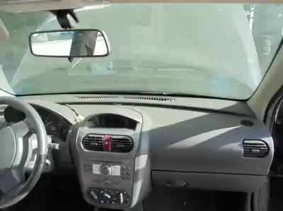 Veículo de Sucata opel corsa c 1.7 16v cdti do ano 2004 alimentado z17dth