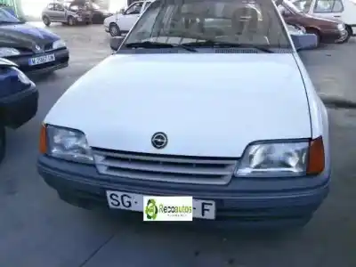 Veicolo di demolizione opel kadett e cup lim. dell'anno 1990 alimentato 16sv