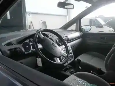 Veículo de Sucata ford galaxy (vy) ghia do ano 2001 alimentado ayl