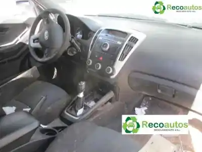 Veículo de Sucata kia pro cee´d (ed) 1.6 crdi 90 do ano 2009 alimentado d/d4fb-w