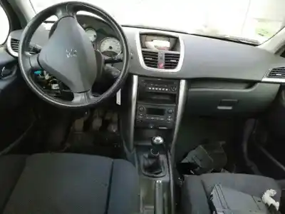 Veículo de Sucata peugeot 207 sport do ano 2008 alimentado 8fs