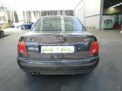 Veicolo di demolizione audi a4 berlina (b5) 1.8 t dell'anno 1996 alimentato aeb