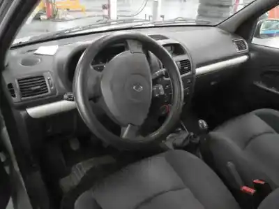 Утилизация автомобиля renault clio ii fase ii (b/cb0) 1.2 16v года 2003 питание d4f b7