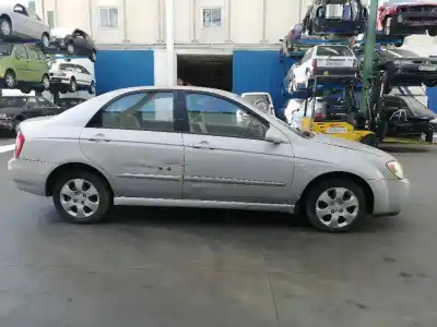 Vehicul casat kia cerato 1.6 lx berlina al anului 2006 alimentat d4fb