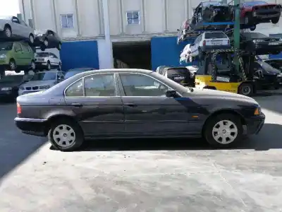 Veículo de Sucata bmw serie 5 berlina (e39) 2.2 24v cat do ano 2001 alimentado 226s1