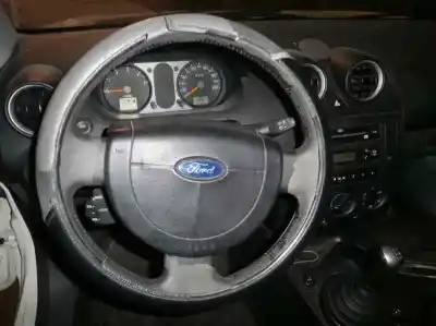 Veículo de Sucata ford fiesta (cbk) 1.4 tdci cat do ano 2003 alimentado f6ja