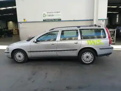 Veículo de Sucata VOLVO V70 FAMILIAR 2.5 Turbodiesel do ano 2000 alimentado D5252T