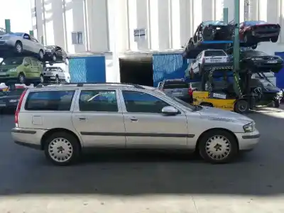 Veículo de Sucata volvo v70 familiar 2.5 turbodiesel do ano 2000 alimentado d5252t