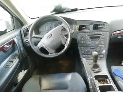 Veículo de Sucata volvo v70 familiar 2.5 turbodiesel do ano 2000 alimentado d5252t