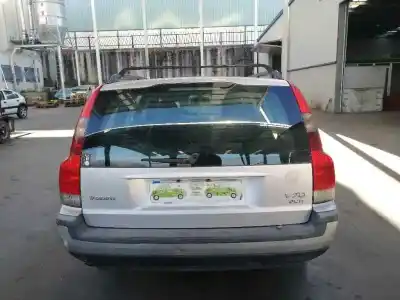 Veículo de Sucata volvo v70 familiar 2.5 turbodiesel do ano 2000 alimentado d5252t