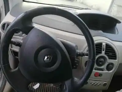 Veículo de Sucata renault modus 1.5 dci diesel do ano 2004 alimentado k9kj750