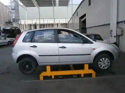 Veículo de Sucata ford fiesta (cbk) 1.4 tdci cat do ano 2002 alimentado f6ja