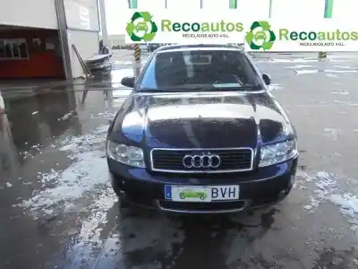 Veicolo di demolizione audi a4 berlina (8e) 2.0 dell'anno 2002 alimentato alt