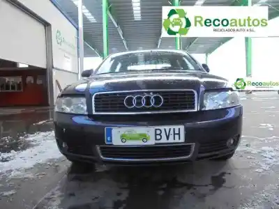 Veicolo di demolizione audi a4 berlina (8e) 2.0 dell'anno 2002 alimentato alt