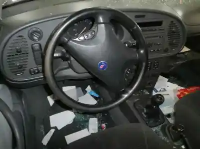 Veículo de Sucata saab 9-3 berlina 2.2 s tid do ano 2001 alimentado d223l