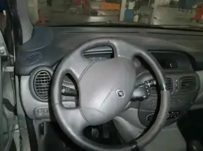 Veículo de Sucata renault megane i scenic (ja0) 1.9 dti diesel cat do ano 2000 alimentado f9qa7
