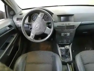 Sloopvoertuig opel astra h berlina 1.7 16v cdti van het jaar 2004 aangedreven z17dth