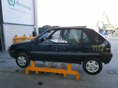 Véhicule à la ferraille citroen saxo 1.1 sx de l'année 1998 alimenté hdz