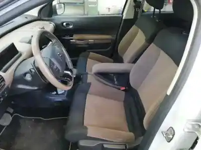 Здавання транспортного засобу citroen c4 cactus 1.6 hdi 90 року 2015 потужний 9h06