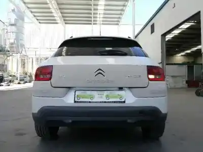 Здавання транспортного засобу citroen c4 cactus 1.6 hdi 90 року 2015 потужний 9h06