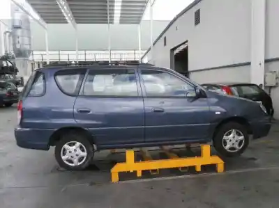 Sloopvoertuig kia carens 1.8 monovolumen van het jaar 2001 aangedreven tb