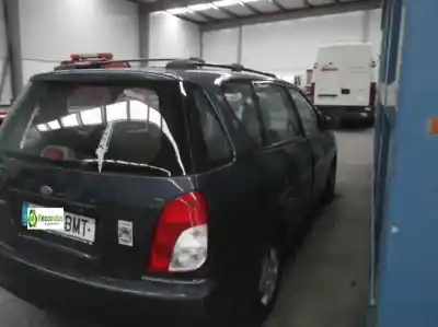 Sloopvoertuig kia carens 1.8 monovolumen van het jaar 2001 aangedreven tb