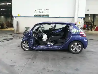 Scrapping Vehicle PEUGEOT 208 1.4 16V VTi of the year 2013 powered 8F01