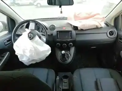 Scrapping Vehicle mazda 2 (de_, dh_) 1.3 (de3fs) of the year 2014 powered zj