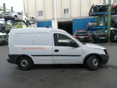 Veículo de Sucata opel combo tour 1.3 cdti 16v do ano 2005 alimentado z13dt