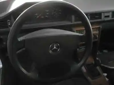 Veículo de Sucata mercedes-benz clase e (w124) familiar 300 td / e 300 d (124.190) do ano 1993 alimentado 603912