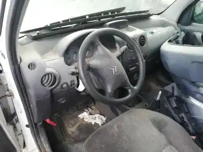 Veículo de Sucata citroen berlingo 1.4 do ano 2007 alimentado kfw