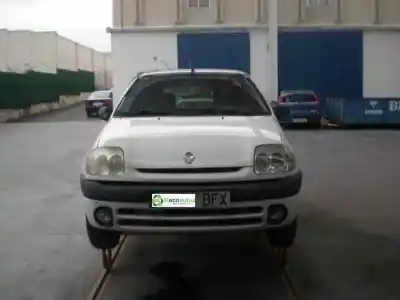 Veicolo di demolizione renault clio ii fase i (b/cbo) 1.9 d alize dell'anno 2001 alimentato f8q