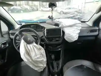 Veículo de Sucata peugeot 208 i (ca_, cc_) 1.2 vti 82 do ano 2012 alimentado hm01