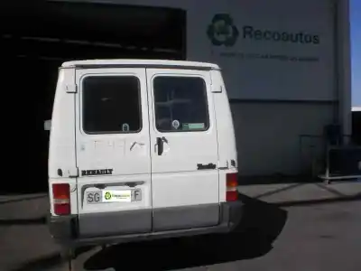 Здавання транспортного засобу renault trafic 2.0 року 1991 потужний 