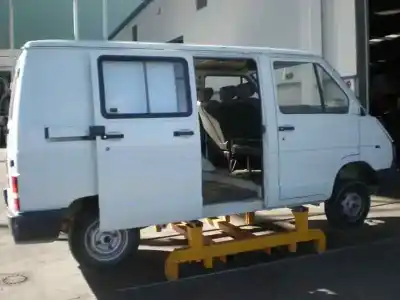 Здавання транспортного засобу renault trafic 2.0 року 1991 потужний 