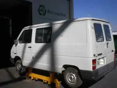 Здавання транспортного засобу renault trafic 2.0 року 1991 потужний 
