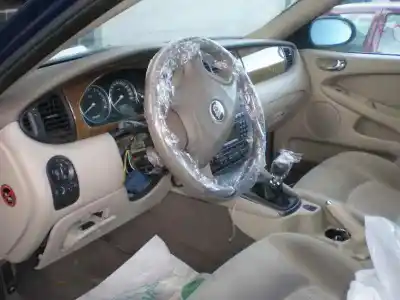 Veículo de Sucata jaguar x-type i (x400) 2.5 v6 a las 4 ruedas do ano 2004 alimentado g/xb