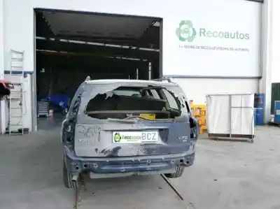 Veicolo di demolizione volvo v70 familiar 2.4 (125kw) dell'anno 2000 alimentato b5244s