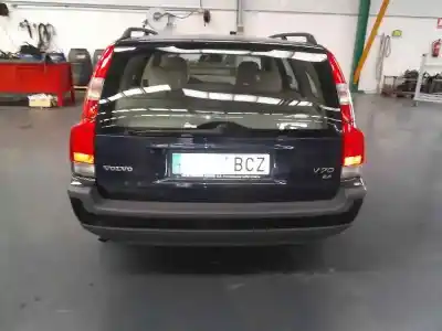 Veicolo di demolizione volvo v70 familiar 2.4 (125kw) dell'anno 2000 alimentato b5244s
