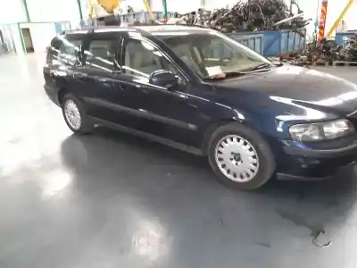Veicolo di demolizione volvo v70 familiar 2.4 (125kw) dell'anno 2000 alimentato b5244s