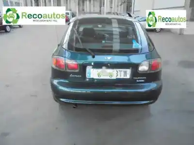 Véhicule à la ferraille daewoo lanos 1.5 cat de l'année 2002 alimenté a15sms-g