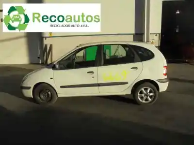 Scrapping Vehicle renault scenic (ja..) 1.4 16v authentique of the year 2000 powered k4j c7