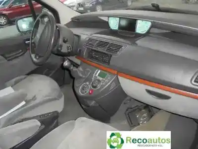 Здавання транспортного засобу citroen c8 2.2 hdi 16v premier ii року 2004 потужний d-4hw