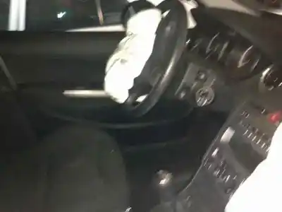 Veículo de Sucata peugeot 308 1.6 16v hdi do ano 2008 alimentado d-9hx