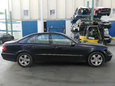 Veículo de Sucata mercedes-benz clase e (w211) berlina e 320 (211.065) do ano 2002 alimentado 112949
