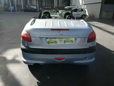 Veículo de Sucata peugeot 206 cc cc do ano 2001 alimentado nfu